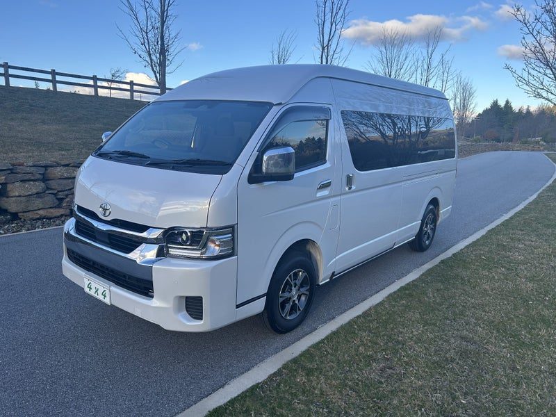 2026 Toyota Hiace Grand Cabin 10 seater 4WD, photo 3