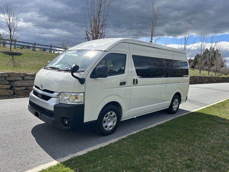 2024 Toyota Hiace 12 seat 2.8T/D Minibus