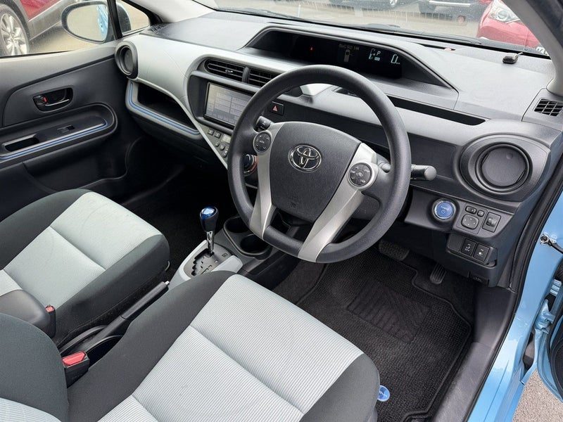 2014 Toyota Aqua S, photo 3