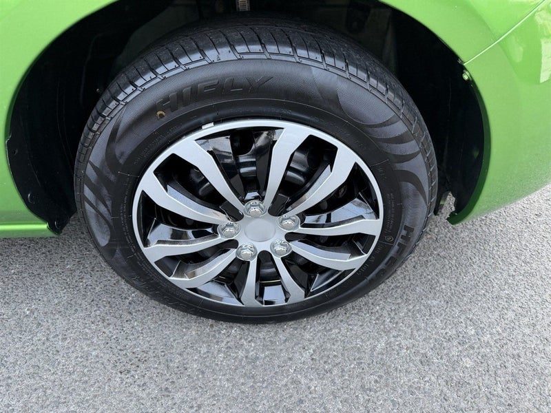 2012 Mazda Demio, photo 3