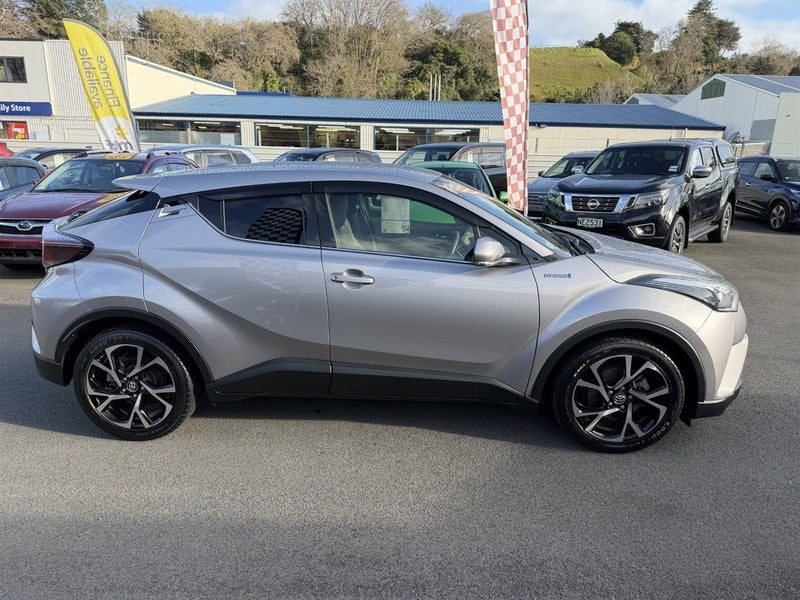 2017 Toyota C-HR G HYBRID, photo 2