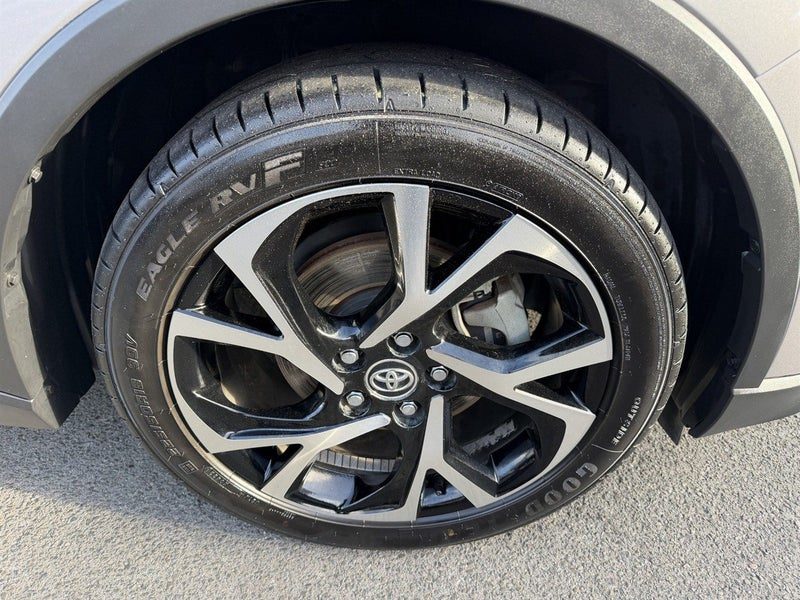 2017 Toyota C-HR G HYBRID, photo 3