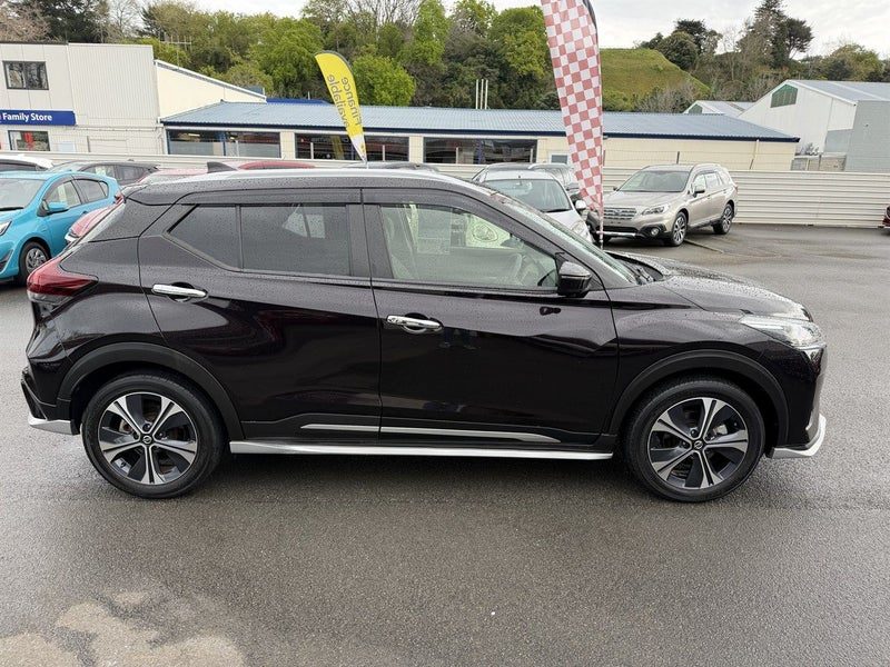 2021 Nissan Kicks X, photo 2