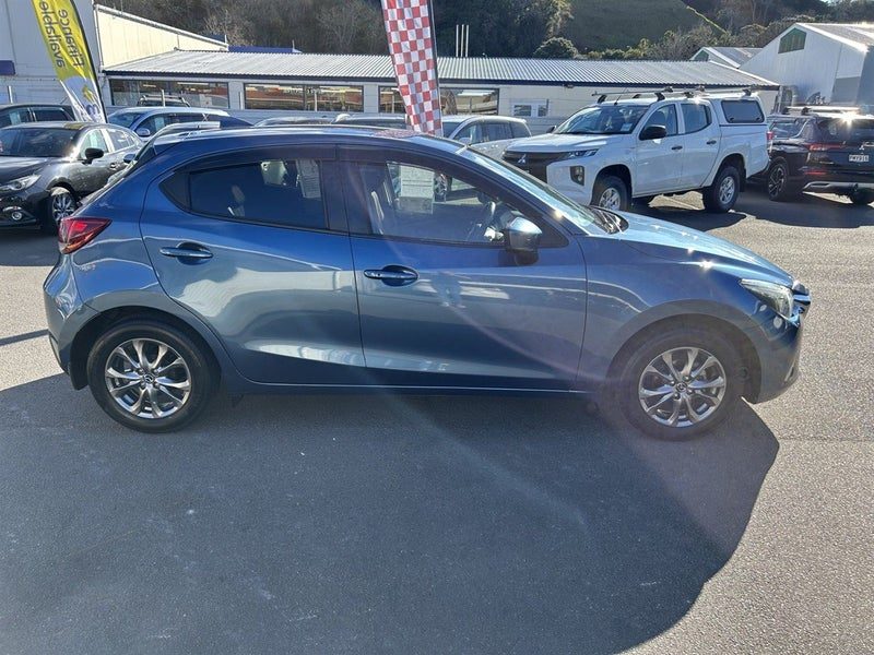 2017 Mazda Demio 13S, photo 2