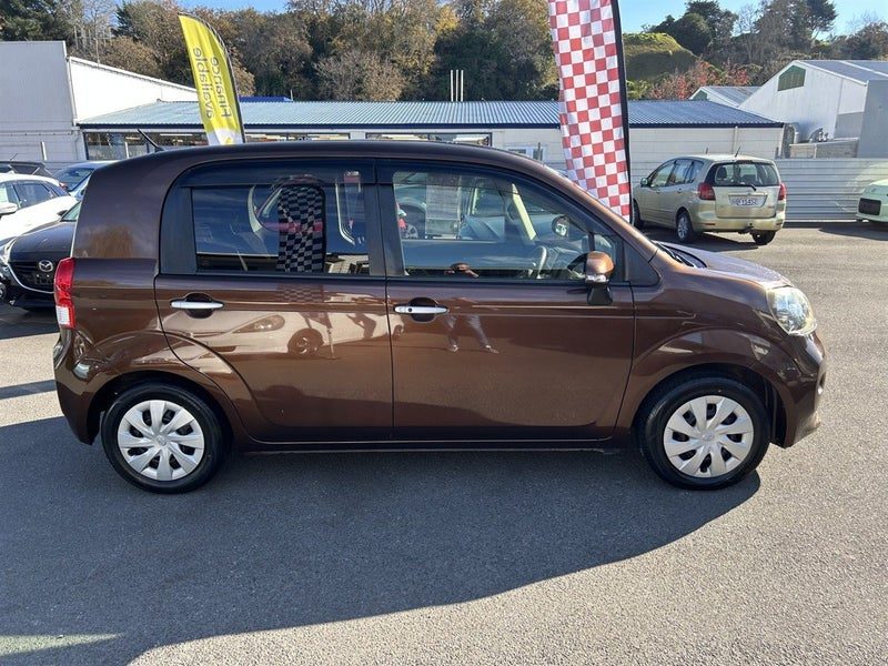 2014 Toyota Porte, photo 3