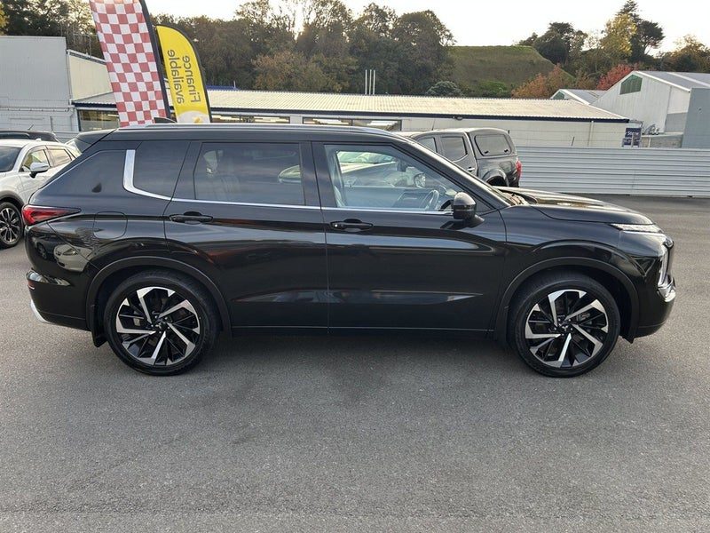 2022 Mitsubishi Outlander VRX 2.5P 4WD, photo 2