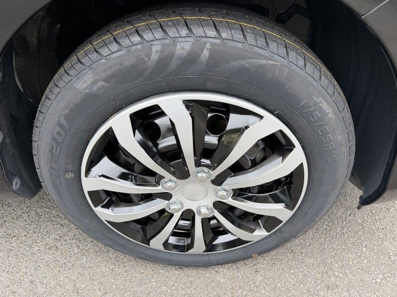 2017 Toyota Aqua S, photo 3