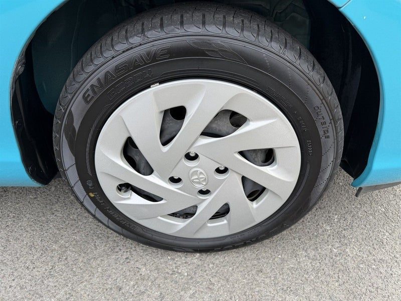 2018 Toyota Aqua S, photo 3