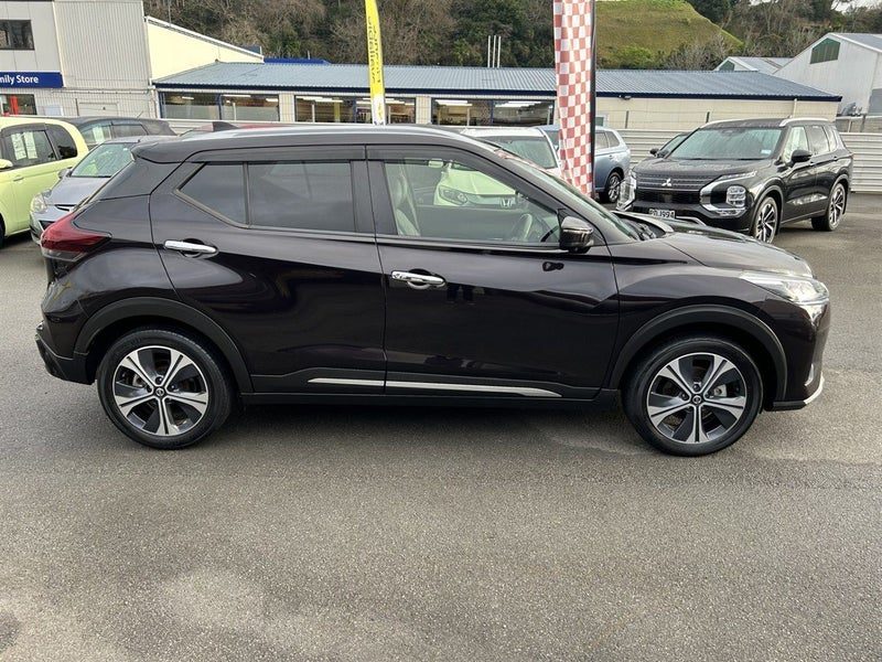 2021 Nissan Kicks X, photo 2
