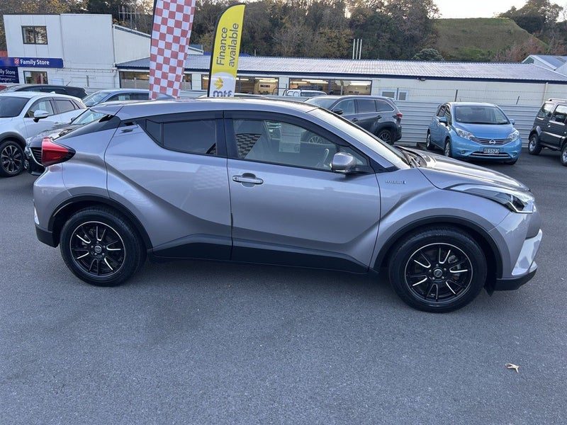 2017 Toyota C-HR, photo 2