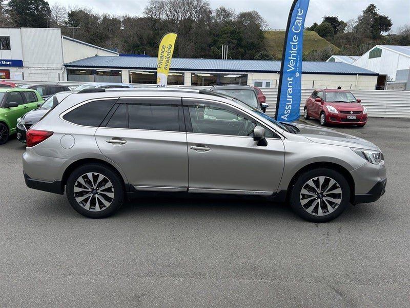 2016 Subaru Outback Limited, photo 2