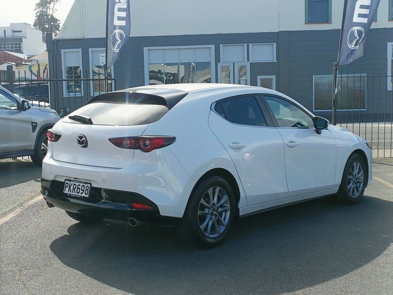 2022 Mazda 3 GSX 2.0L/6AT, photo 3