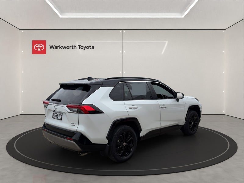 2025 Toyota RAV4 XSE, photo 3