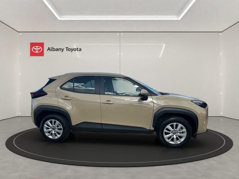 2025 Toyota Yaris Cross GX, photo 2