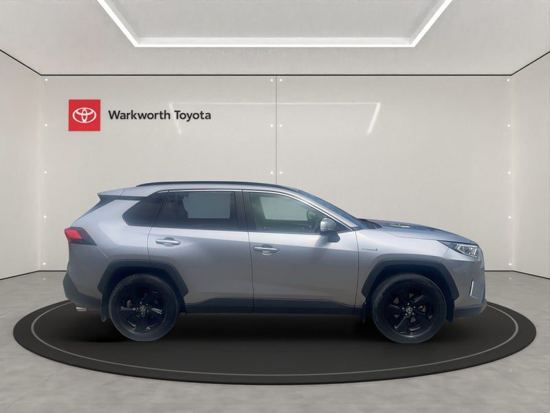 2021 Toyota RAV4 Limited, photo 2
