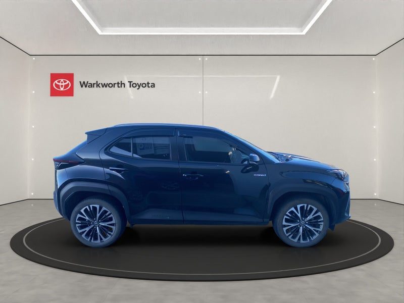 2023 Toyota Yaris Cross Limited, photo 2