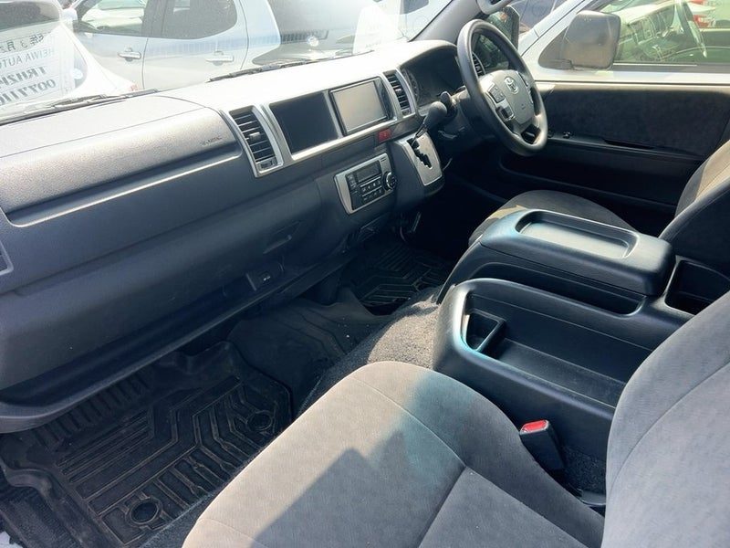 2023 Toyota Hiace GL, photo 3