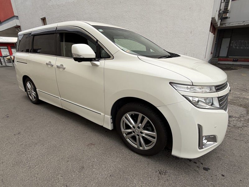 2013 Nissan El Grand Highway Star