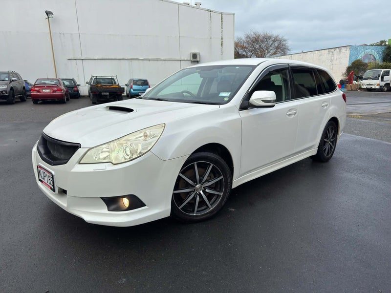 2011 Subaru Legacy, photo 2