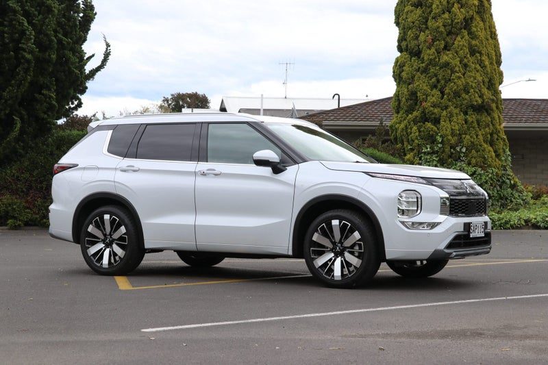 2026 Mitsubishi Outlander VRX 2WD 2.5P, photo 3