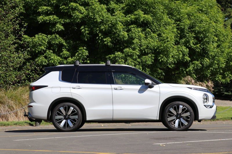 2026 Mitsubishi Outlander Exceed 2WD, photo 3