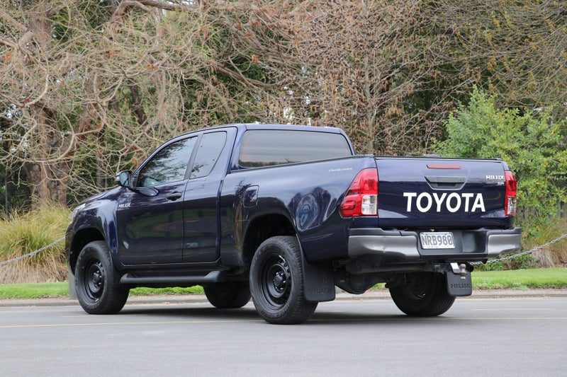 2021 Toyota Hilux SR TD EC 2.8DT 2WD, photo 2