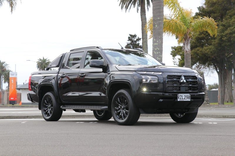 2026 Mitsubishi Triton VRX 2WD Auto (BLACK OUT)