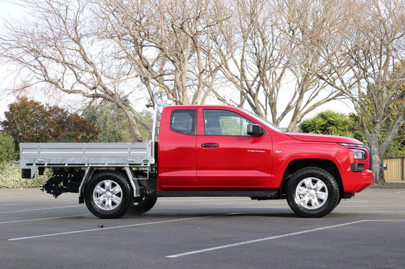 2026 Mitsubishi Triton Club Cab GLX Flat Deck 4WD, photo 3
