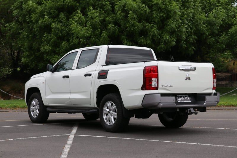 2024 Mitsubishi Triton GLX 2WD Automatic, photo 2