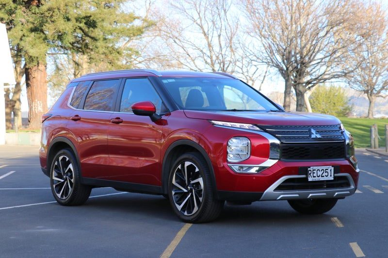 2025 Mitsubishi Outlander XLS 2.5P/4WD/CVT