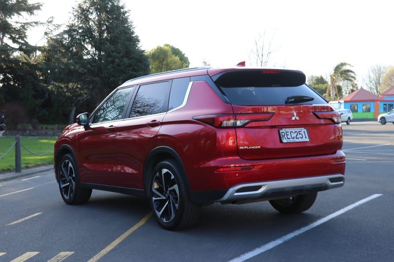 2025 Mitsubishi Outlander XLS 2.5P/4WD/CVT, photo 2
