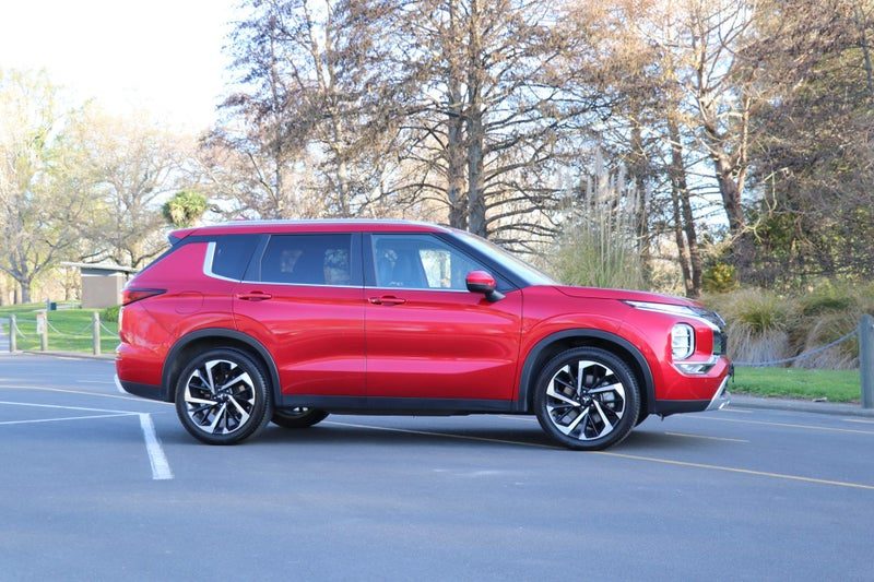 2025 Mitsubishi Outlander XLS 2.5P/4WD/CVT, photo 3