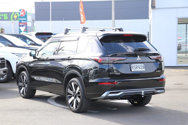 2026 Mitsubishi Outlander PHEV VRX (S-AWC), photo 2