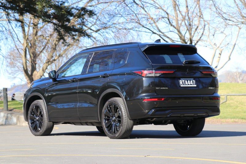 2026 Mitsubishi Outlander Exceed 7 Seater, photo 2
