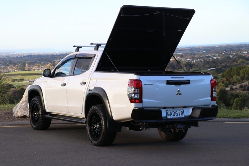 2023 Mitsubishi Triton GLS Black Edition, photo 2