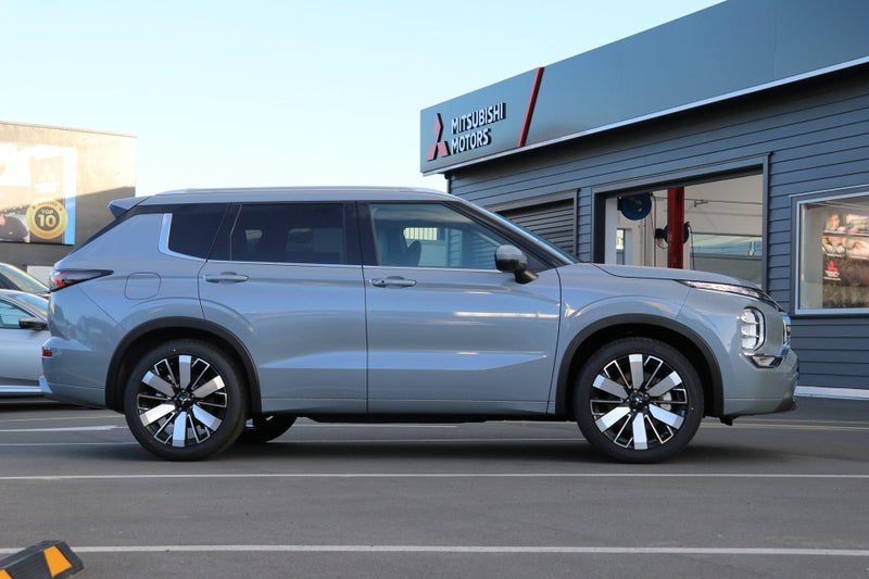 2026 Mitsubishi Outlander VRX 2WD 2.5P, photo 3