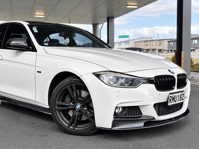 2013 BMW 335i 3.0L / 340HP / RWD, photo 2