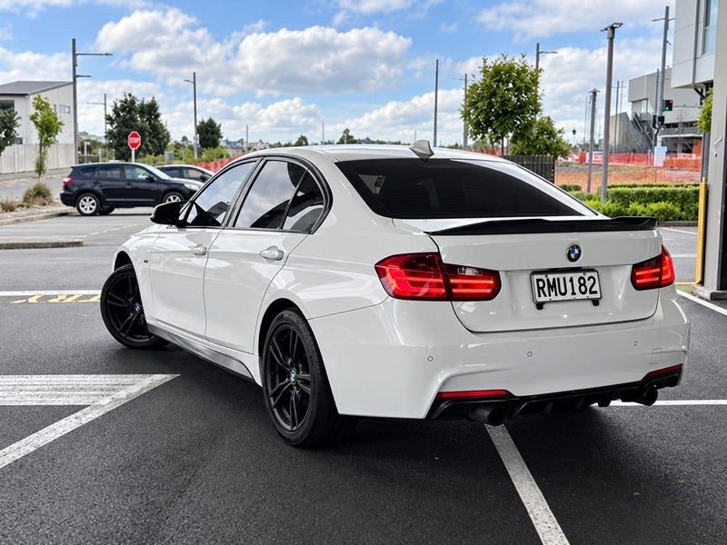 2013 BMW 335i 3.0L / 340HP / RWD, photo 3