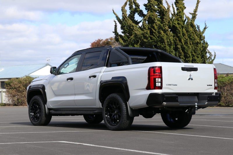 2026 Mitsubishi Triton DC VRX 4WD 6AT (BLACK OUT), photo 2
