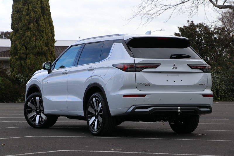 2026 Mitsubishi Outlander PHEV VRX (S-AWC), photo 2