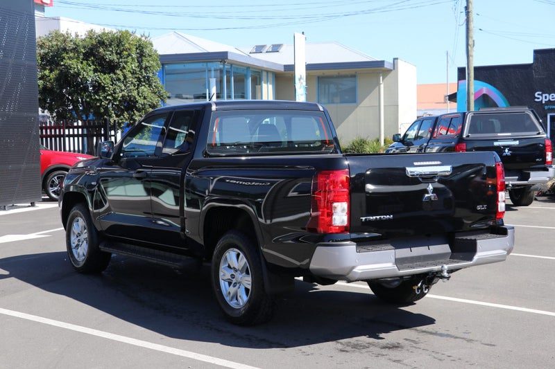 2026 Mitsubishi Triton Club Cab GLX 4WD 6AT, photo 2