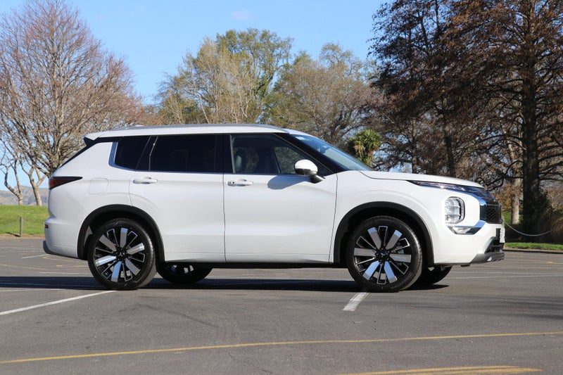 2026 Mitsubishi Outlander VRX 2WD 2.5P, photo 3