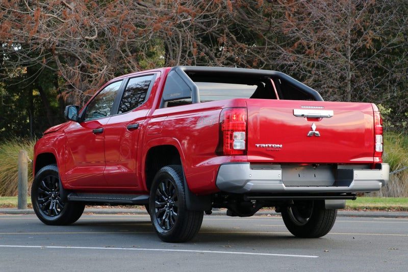 2026 Mitsubishi Triton GLX SPORT 4WD 6At ( GLXS ), photo 2