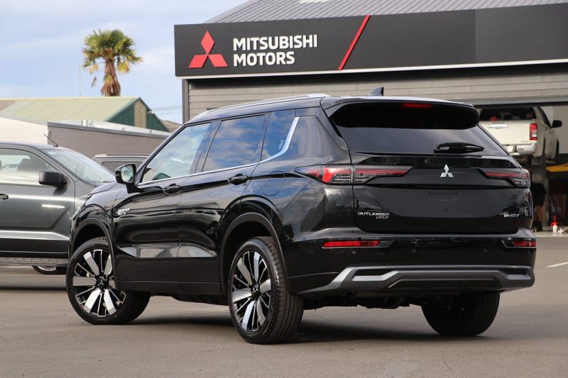 2026 Mitsubishi Outlander PHEV VRX (S-AWC), photo 2