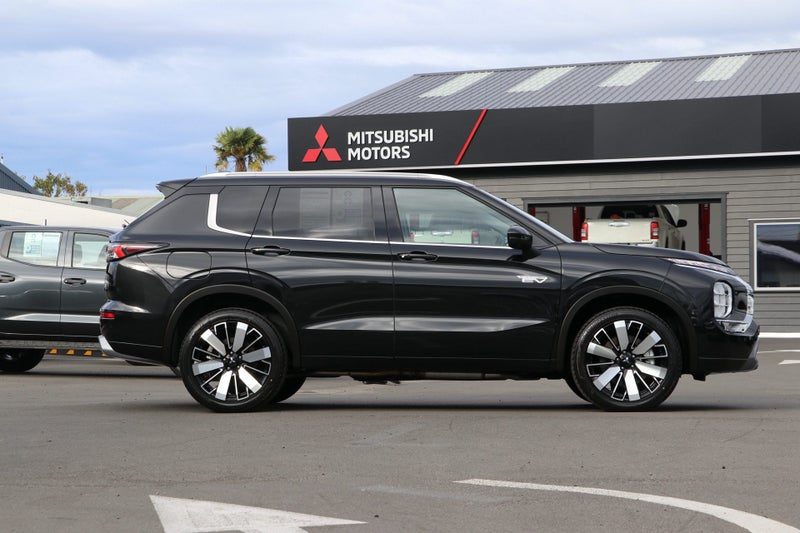 2026 Mitsubishi Outlander PHEV VRX (S-AWC), photo 3
