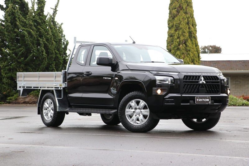 2026 Mitsubishi Triton Club Cab GLX 4WD 6AT 2.4DT
