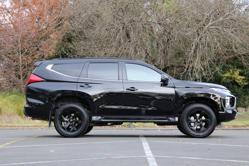 2026 Mitsubishi Pajero Sport VRX Black Edition 4WD, photo 3