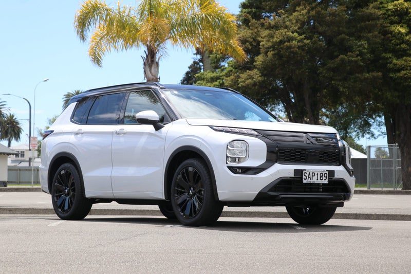 2026 Mitsubishi Outlander VRX 2WD 2.5P (BLACK OUT)