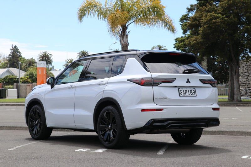 2026 Mitsubishi Outlander VRX 2WD 2.5P (BLACK OUT), photo 2