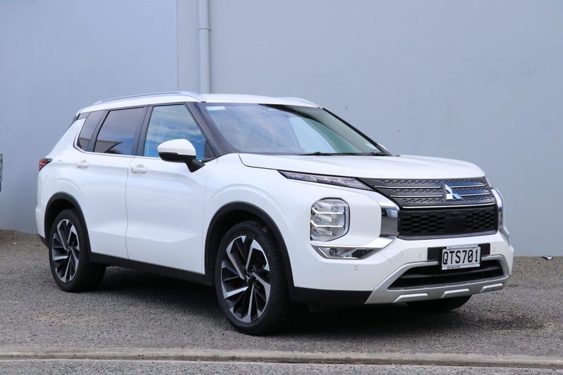 2024 Mitsubishi Outlander XLS 2.5P/4WD/CVT